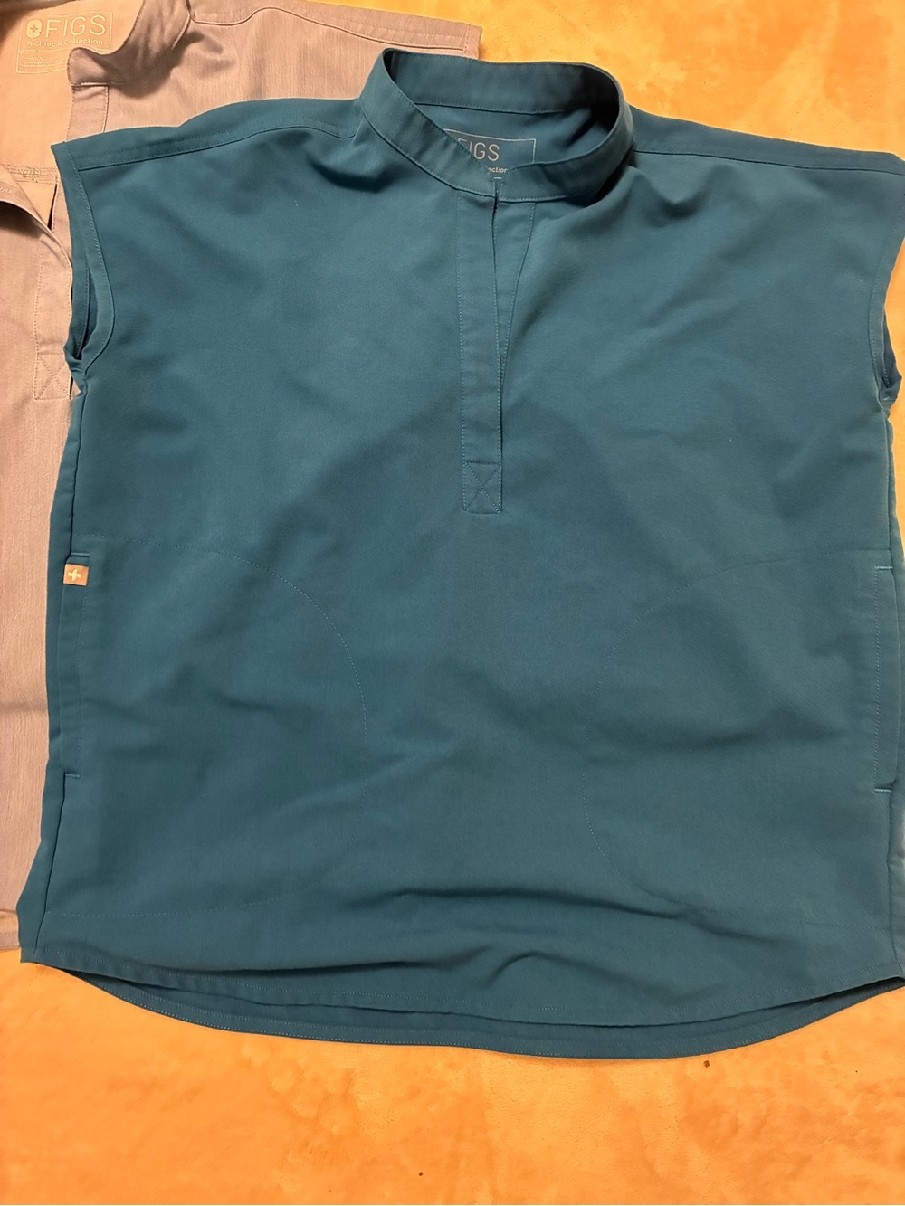 FIGS Women’s Top
